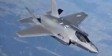 പറക്കലിനിടെ തകർന്നുവീണ അമേരിക്കയുടെ യുദ്ധ വിമാനത്തിന്റെ അവശിഷ്ടങ്ങൾ കണ്ടെത്തി