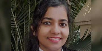 ബധിരയും മൂകയുമായ അഭിഭാഷക ആംഗ്യഭാഷയിൽ ആദ്യമായി സുപ്രീം കോടതിയിൽ കേസ് വാദിച്ചു