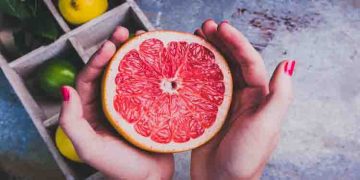 പതിവായി ഗ്രേപ്പ് ഫ്രൂട്ട് കഴിക്കൂ; അറിയാം ഈ ആരോഗ്യ ഗുണങ്ങള്‍…