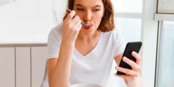 ഉറങ്ങുന്നതിന് മുമ്പ് ഒഴിവാക്കേണ്ട ഭക്ഷണങ്ങൾ എന്തൊക്കെ?