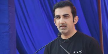 പാക്കിസ്ഥാനികൾ ഇന്ത്യ വിരുദ്ധ മുദ്രാവാക്യം മുഴക്കി; വെറുതെ കേട്ടിരിക്കില്ലെന്ന് ഗംഭീർ