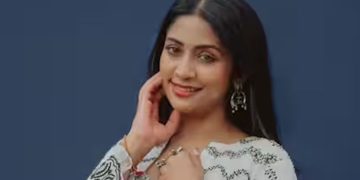 ‘നിങ്ങളില്‍ പാപം ചെയ്യാത്തവര്‍ കല്ലെറിയട്ടെ’; പ്രതികരണവുമായി നവ്യ നായര്‍