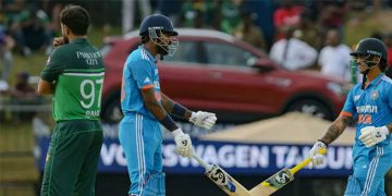 പാക് പേസാക്രമണത്തിൽ, രക്ഷകരായി കിഷനും ഹർദികും, ഇന്ത്യ – 266/10