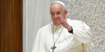 യുക്രെയ്നിൽ ആയുധക്കച്ചവട താൽപര്യം അരുത് : മാർപാപ്പ