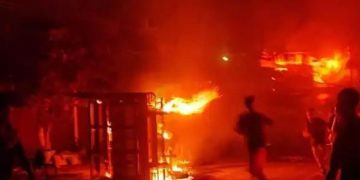 അവസാന 10 കുക്കി കുടുംബങ്ങളെയും സർക്കാർ കുടിയൊഴിപ്പിച്ചു; ഇംഫാലിലെ ന്യൂ ലാംബുലെൻ ഇനി ‘കുക്കി മുക്ത മേഖല’.