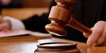 അഭിഭാഷകയെ ലൈംഗികമായി ആക്ഷേപിച്ച അഭിഭാഷകന് ആറ് മാസം തടവും പിഴയും