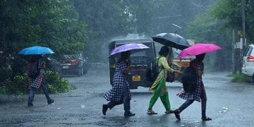 അറബിക്കടലിൽ തീവ്ര ന്യൂന മർദ്ദം ശക്തി പ്രാപിച്ചു ;  5 ജില്ലകളിൽ ഓറഞ്ച് അലർട്ട്