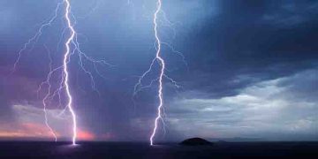 കാട്ടുതീയ്ക്ക് പിന്നാലെ ഗ്രീസില്‍ ഇടിമിന്നലും പ്രളയവും വിതച്ച് ‘ഏലിയാസ്’, വലഞ്ഞ് ജനം