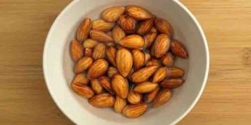 വെറും വയറ്റിൽ കുതിർത്ത ബദാം കഴിച്ചാൽ…