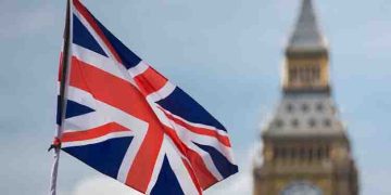 വീസ നിരക്കുകൾ കുത്തനെ ഉയർത്തി യുകെ