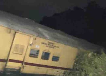 ആന്ധ്രയിലെ ട്രെയിൻ ദുരന്തം: മരണം എട്ടായി, ധനസഹായം പ്രഖ്യാപിച്ച് പ്രധാനമന്ത്രി