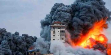 ടെല്‍ അവീവില്‍ 150 റോക്കറ്റുകള്‍ വിക്ഷേപിച്ച് ഹമാസ്; ഗാസയില്‍ പ്രത്യാക്രമണവുമായി ഇസ്രയേല്‍;യുദ്ധക്കളമായി പശ്ചിമേഷ്യ