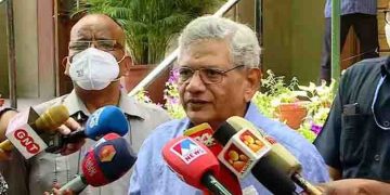 ന്യൂസ് ക്ലിക്ക് പ്രതിനിധി താമസിച്ചു, സീതാറാം യെച്ചൂരിയുടെ സർക്കാർ വസതിയില്‍ ദില്ലി പൊലീസ് റെയ്ഡ്