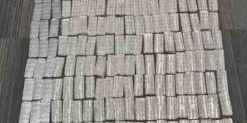 വിമാനത്താവളത്തിലെ കര്‍ശന പരിശോധന; യാത്രക്കാരന്റെ ബാഗില്‍ നിന്ന് കസ്റ്റംസ് കണ്ടെത്തിയത് 4000 നിരോധിത ഗുളികകള്‍