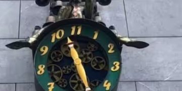 ഈ ന​ഗരത്തിലെ ക്ലോക്കുകളിൽ പലതിലും 12 എന്ന അക്കമില്ല, പിന്നിലെ വിചിത്രമായ കാരണമിത്!