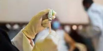 പകര്‍ച്ചപ്പനിക്കെതിരെ എല്ലാവരും കുത്തിവെപ്പെടുക്കണം; പ്രതിരോധത്തിനുള്ള പ്രധാന മാര്‍ഗമെന്ന് സൗദി മന്ത്രാലയം