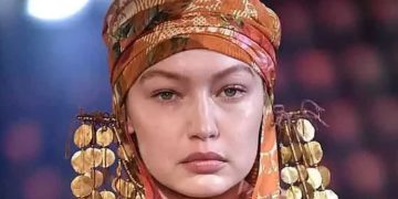 ഗസ്സയിലെ സഹോദരങ്ങൾക്ക് ഐക്യദാർഢ്യം പ്രകടിപ്പിച്ച ഫലസ്തീൻ മോഡലിനും കുടുംബത്തിനും വധഭീഷണി