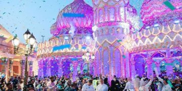 സന്ദർശകരെ സ്വാഗതം ചെയ്‌ത് ദുബായ്‌ ഗ്ലോബൽ വില്ലേജ്