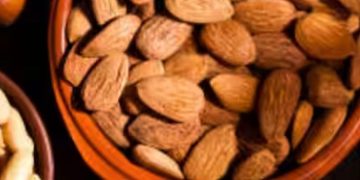 പ്രതിരോധശേഷി കൂട്ടും, ഹൃദ്രോ​ഗ സാധ്യത കുറയ്ക്കും ; ദിവസവും കഴിക്കാം ഈ നട്സ്