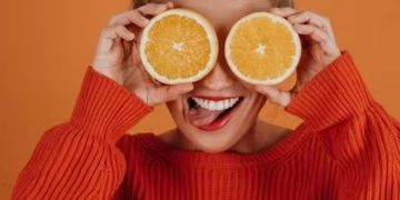 കണ്ണിന് ചുറ്റുമുള്ള കറുപ്പ് മാറാൻ ഡയറ്റില്‍ ഉള്‍പ്പെടുത്താം ഈ എട്ട് ഭക്ഷണങ്ങള്‍…