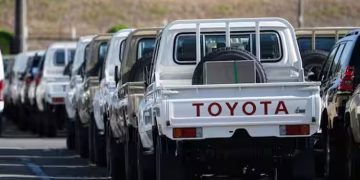 1200 കിമീ റേഞ്ച്, 10 മിനിറ്റിനുള്ളിൽ ചാർജ്ജ്! എതിരാളികളെ ഞെട്ടിച്ച് ടൊയോട്ടയുടെ സോളിഡ് സ്റ്റേറ്റ് ബാറ്ററി!