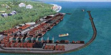 വിഴിഞ്ഞത്തേക്കുള്ള ആദ്യ കപ്പൽ പുറംകടലിൽ ; ഞായറാഴ്ച തുറമുഖത്തെത്തും