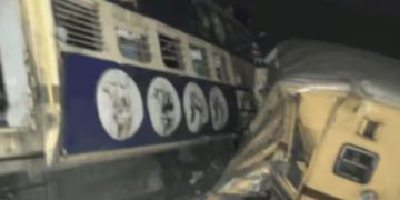 ആന്ധ്രാപ്രദേശിൽ ട്രെയിനുകൾ കൂട്ടിയിടിച്ച് 3 പേർ മരിച്ചു