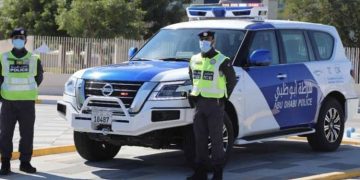 പോലീസ് വാഹനങ്ങള്‍ കാണുമ്പോൾ ഫോണ്‍ ഒളിപ്പിച്ചാലും ക്യാമറ പൊക്കും ; മുന്നറിയിപ്പുമായി യുഎഇ