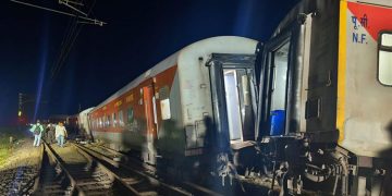 ബീഹാറിലെ ട്രെയിനപകടം ; മരണം നാല്, 100 പേർക്ക് പരിക്ക്