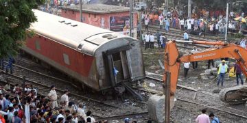 ബിഹാർ ട്രെയിൻ അപകടം ; മരിച്ചവരുടെ കുടുംബാം​ഗങ്ങൾക്ക് 4 ലക്ഷം രൂപ നൽകും