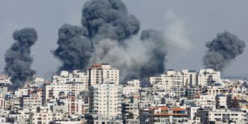 ഇസ്രയേൽ-ഹമാസ് ആക്രമണം കടുക്കുന്നു ; മരണസംഖ്യ 1900 കവിഞ്ഞു