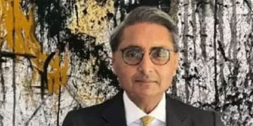 ഇന്ത്യൻ ശതകോടീശ്വരൻ ഹർപാൽ രാന്ധവയും മകനും സിംബാബ്‌വെയിൽ വിമാനാപകടത്തിൽ മരിച്ചു