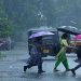 കനത്ത് പെയ്ത് മഴ, കാലാവസ്ഥാ വകുപ്പ് മുന്നറിയിപ്പ്; നാല് ജില്ലകളിൽ യെല്ലോ അലർട്ട്, തെക്കൻ ജില്ലകളിൽ മഴ ശക്തം