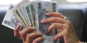 ജോലി പോയ തൊഴിലാളികള്‍ക്ക് ശമ്പള കുടിശ്ശികയും ആനുകൂല്യങ്ങളും വിതരണം ചെയ്ത് തുടങ്ങി