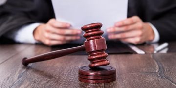 ശാന്തി നിയമനത്തിനായി വ്യാജ രേഖകൾ ഹാജരാക്കി ; നാല് പൂജാരിമാർക്ക് ഒരു വർഷം തടവ്