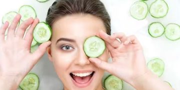 മുഖത്തെ ചുളിവുകൾ മാറാൻ വെള്ളരിക്ക ; ഇങ്ങനെ ഉപയോ​ഗിക്കാം