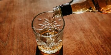 വ്യാജമദ്യ ദുരന്തം ; 6 പേർക്ക് ജീവൻ നഷ്ടപ്പെട്ടു