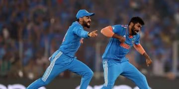 അഹമ്മാദാബാദിൽ തിരിച്ചടിച്ച് ഇന്ത്യ ; ഓസീസിനും തകര്‍ച്ച