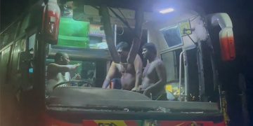 പത്തനംതിട്ടയില്‍ ശബരിമല തീർത്ഥാടകരുടെ വാഹനത്തിന് നേരെ കല്ലേറ്