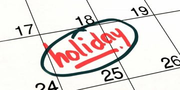 ഒമാന്‍റെ അൻപത്തി മൂന്നാമത് ദേശീയ ദിനം പ്രമാണിച്ച് പൊതു അവധി പ്രഖ്യാപിച്ചു