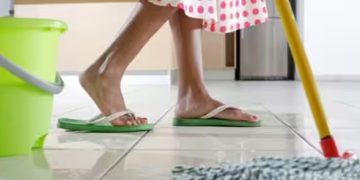 ഹൗസ് ഡ്രൈവർ ഉൾപ്പടെയുള്ള വീട്ടുജോലിക്കാരുടെ റിക്രൂട്ട്‌മെൻറ് കരാർ ഇൻഷുർ ചെയ്യേണ്ട ബാധ്യത തൊഴിലുടമകൾക്ക്