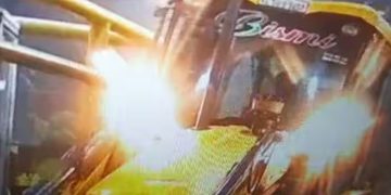 പാലക്കാട് മണ്ണാർക്കാട് വിയ്യക്കുർശ്ശിയിൽ നിർത്തിയിട്ട ജെസിബി മോഷണം പോയി