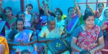 മിനിമം വേതനം 400 രൂപ ആക്കണം; ഫാക്ടറികൾക്ക് മുന്നിൽ രാപ്പകൽ സമരവുമായി കശുവണ്ടി തൊഴിലാളികൾ