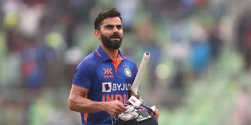 ഫിഫ്റ്റിക്ക് പിന്നാലെ കോലി മടങ്ങി ; ഇന്ത്യയ്ക്ക് വൻ തിരിച്ചടി