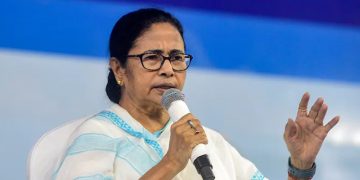 ക്രിക്കറ്റിനെ കാവിവത്ക്കരിക്കാനുള്ള ശ്രമം ; രാജ്യം ഏതെങ്കിലും ഒരു പാര്‍ട്ടിയ്ക്ക് അധികാരപ്പെട്ടതല്ലെന്ന് മമത ബാനര്‍ജി