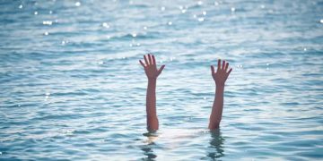 കോട്ടയം മീനന്തറയാറ്റില്‍ യുവാവ് മുങ്ങി മരിച്ചു