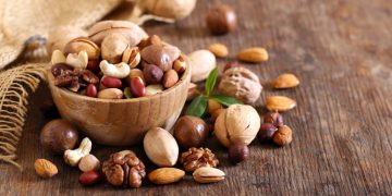 രക്തത്തിലെ പഞ്ചസാരയുടെ അളവ് കുറയ്ക്കാന്‍ കഴിക്കാം ഈ നട്സും ഡ്രൈ ഫ്രൂട്ട്സും