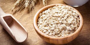 മുഖം സുന്ദരമാക്കാൻ ഓട്സ്  ഇങ്ങനെ ഉപയോ​ഗിക്കൂ