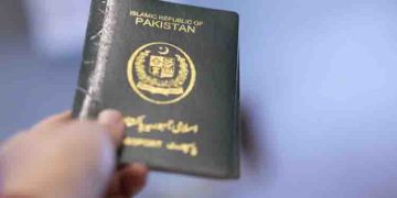 അപേക്ഷിക്കുന്നവർക്ക് പാസ്‍പോർട്ട് നൽകാനാവാതെ പാകിസ്ഥാൻ അധികൃതർ