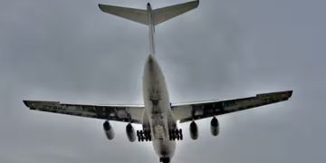 അജ്ഞാത ഡ്രോണുകളുടെ സാന്നിധ്യം ; ഇംഫാൽ വ്യോമപാത അടച്ചു